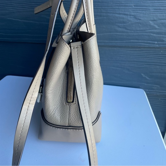 Michael Kors Mercer Gallery Women's Medium Tote - Picture 3 of 10